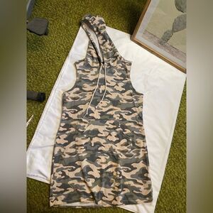 Material Girl size large green/cream camo hoodie tank top midi dress